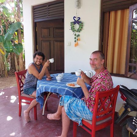 Eco Nest Marakolliya Bed & Breakfast Tangalle Bagian luar foto