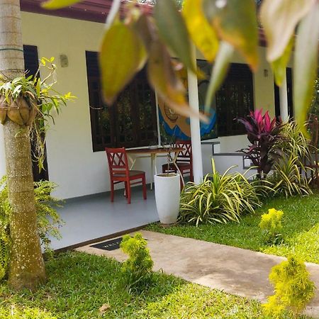Eco Nest Marakolliya Bed & Breakfast Tangalle Bagian luar foto