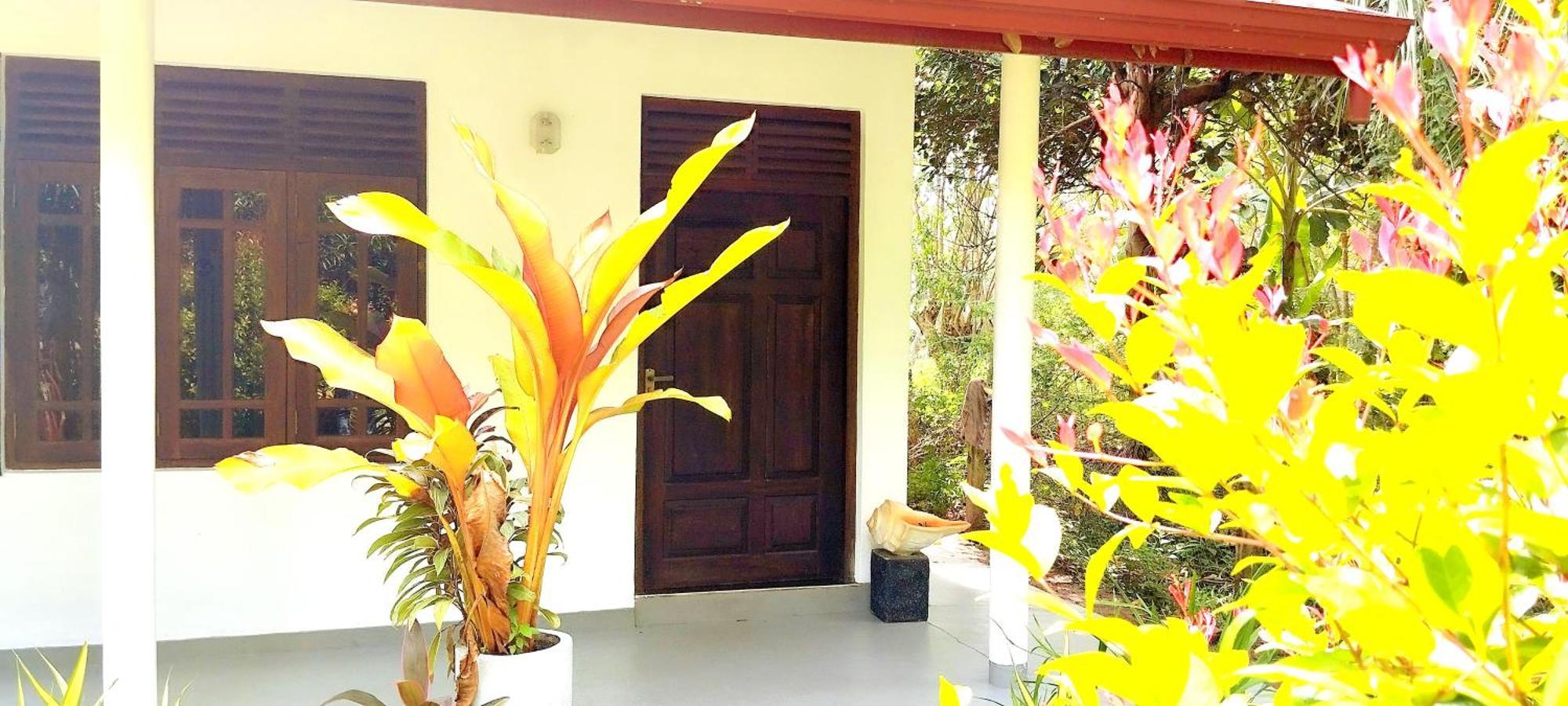 Eco Nest Marakolliya Bed & Breakfast Tangalle Bagian luar foto